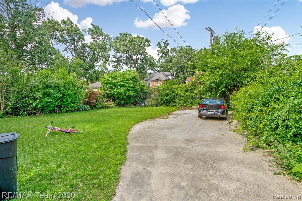 Detroit, MI 48221,18285 BIRCHCREST Drive