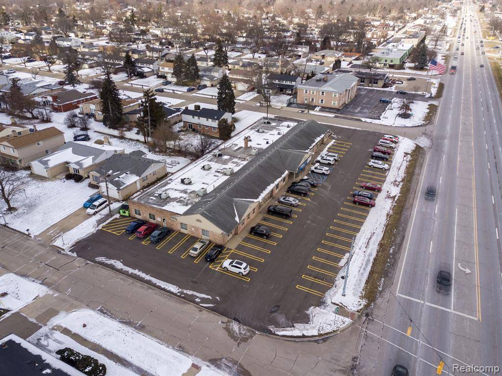 Southfield, MI 48075,25511 SOUTHFIELD Road 100