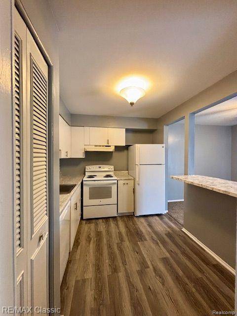Westland, MI 48185,7385 WOODVIEW Street 3