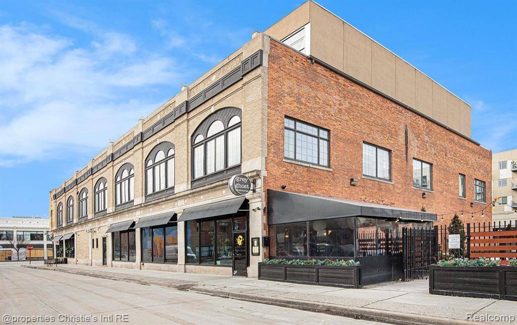 Detroit, MI 48201,3100 Woodward Avenue 208