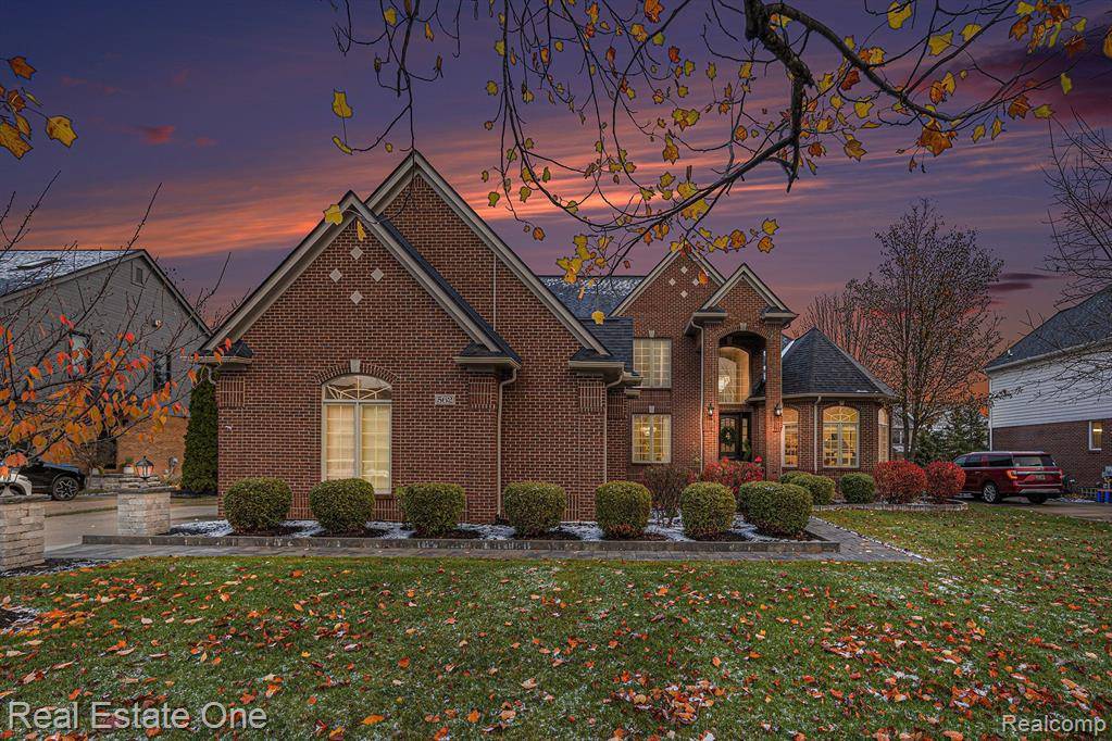Rochester, MI 48307,562 SPRINGVIEW Drive