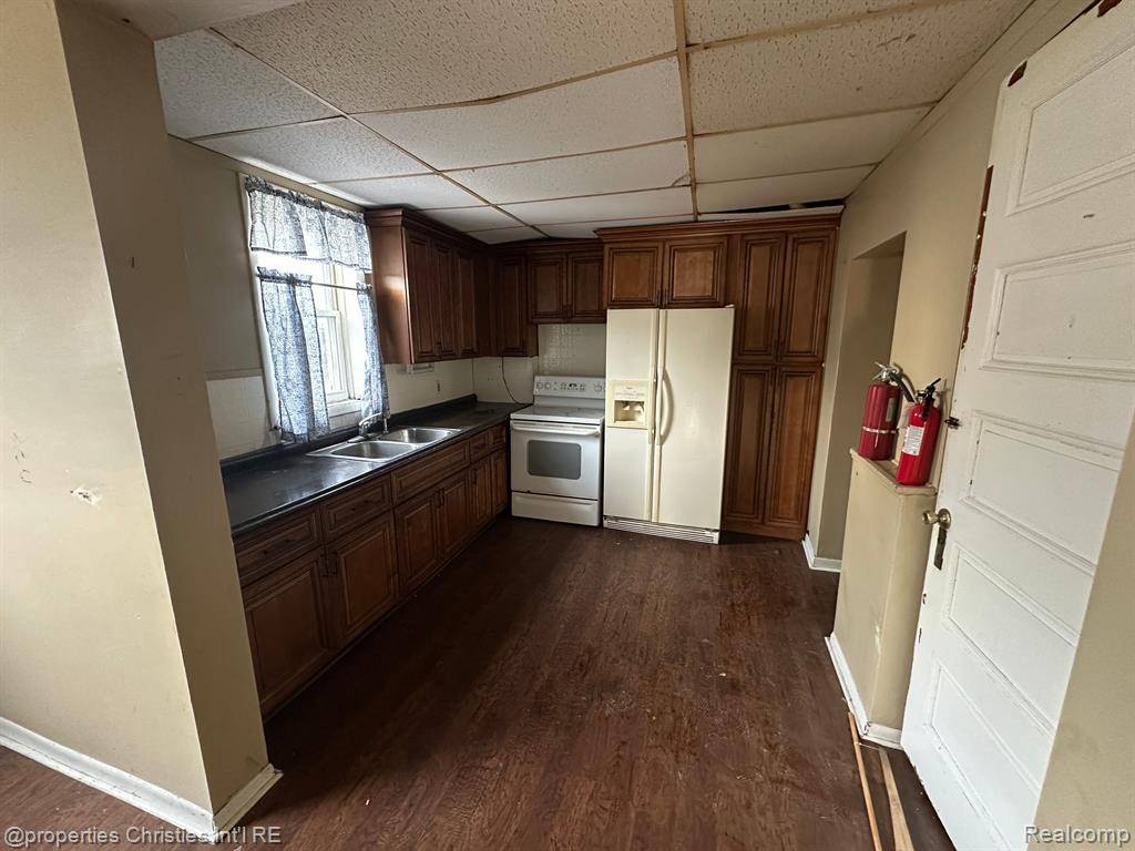 Mt. Clemens, MI 48043,168 MARKET Street