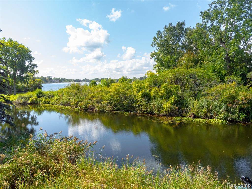 Waterford Twp, MI 48328,0002860 CHADWICK Drive