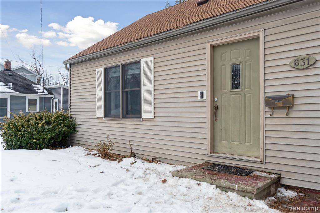 East Lansing, MI 48823,631 N Hagadorn Road