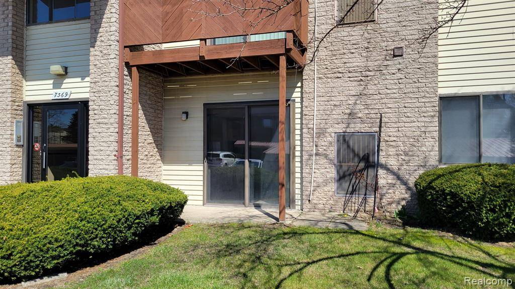 Westland, MI 48185,7369 MANOR Circle 101