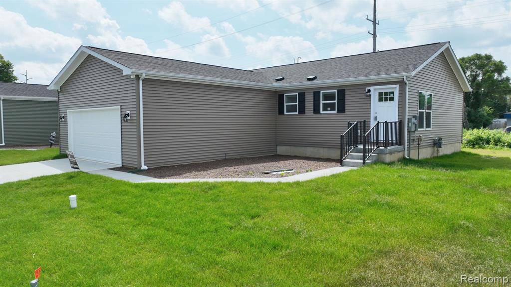 Flint, MI 48506,4432 MAPLE LEAF Trail