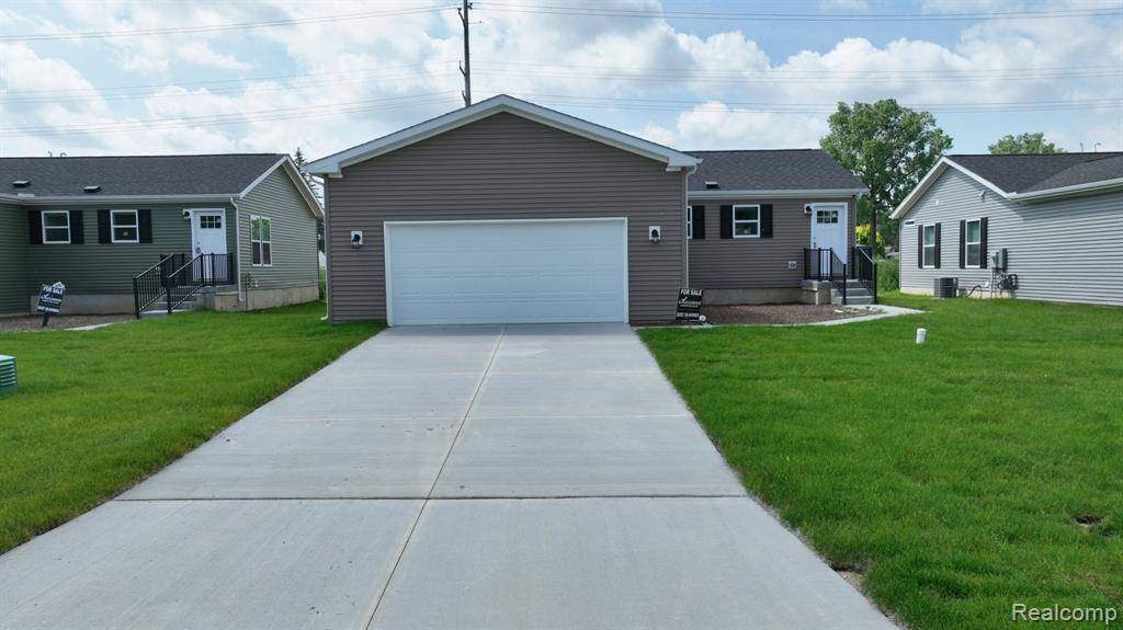 Flint, MI 48506,4420 MAPLE LEAF Trail