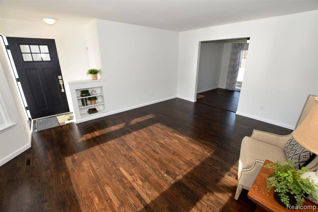 Grand Blanc Twp, MI 48439,1053 HOLLY SPRING Lane