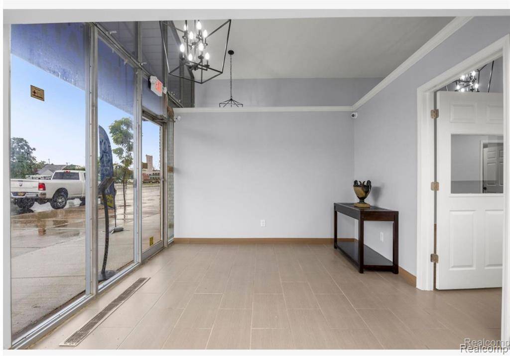 Detroit, MI 48228,17600 W WARREN Avenue