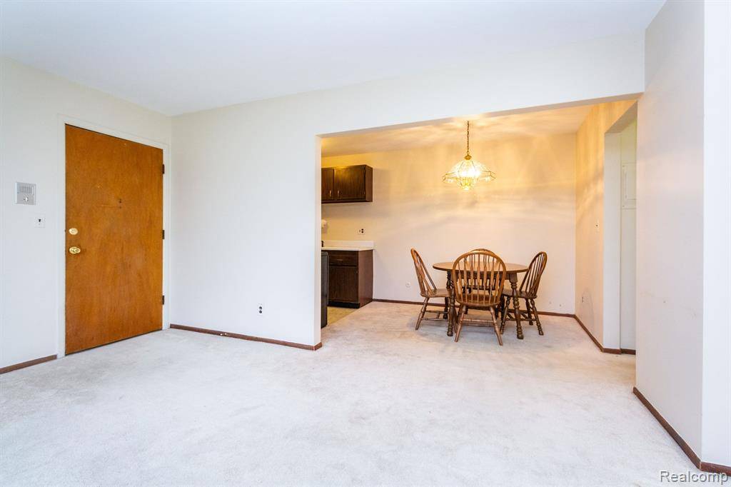 Grosse Ile Twp, MI 48138,24111 Meridian Road 116