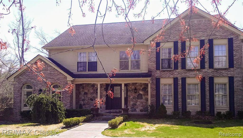 Bloomfield Hills, MI 48304,95 W HICKORY GROVE Road