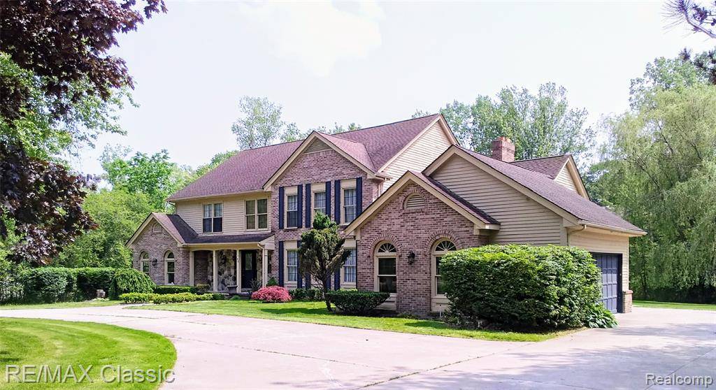 Bloomfield Hills, MI 48304,95 W HICKORY GROVE Road