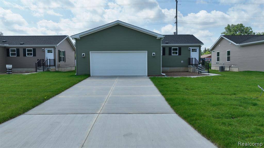 Flint, MI 48506,4408 MAPLE LEAF Trail