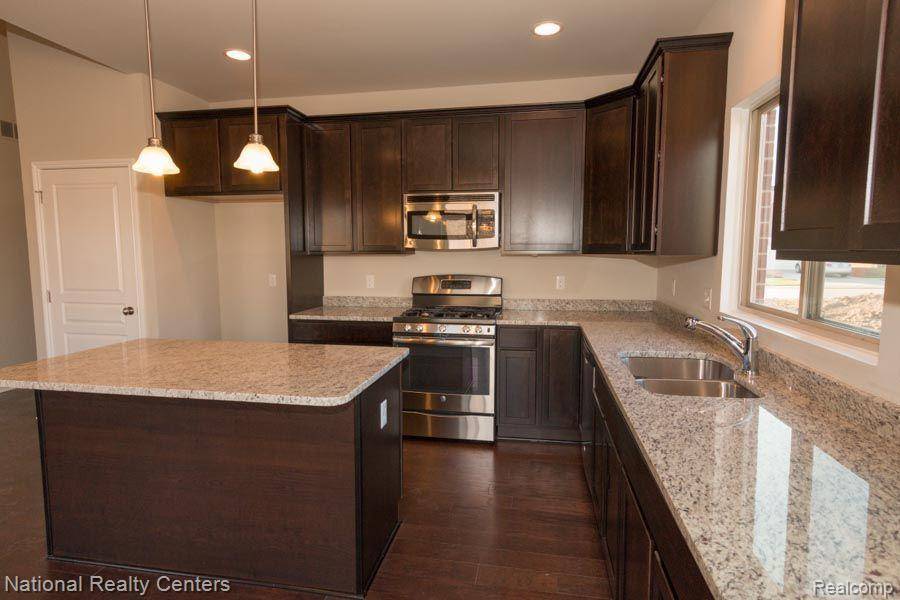 Chesterfield Twp, MI 48047,53195 Woodland  Meadows
