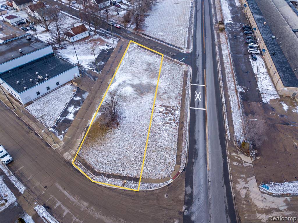 Dearborn, MI 48126,8511 LONYO Street