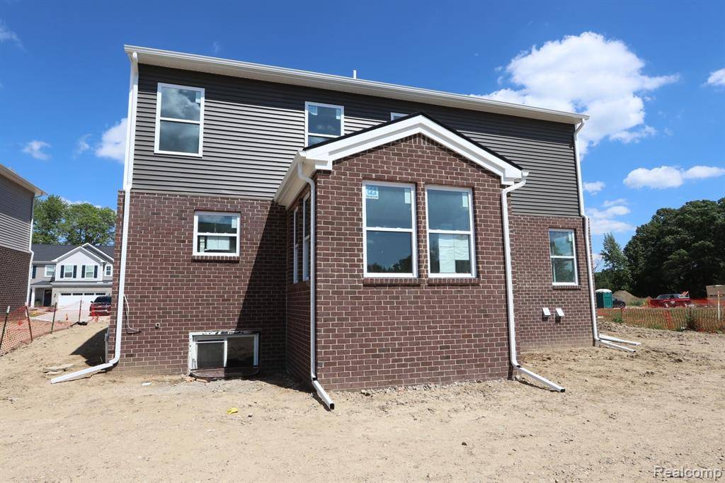 Van Buren Twp, MI 48111,14390 OLD OAK Trail