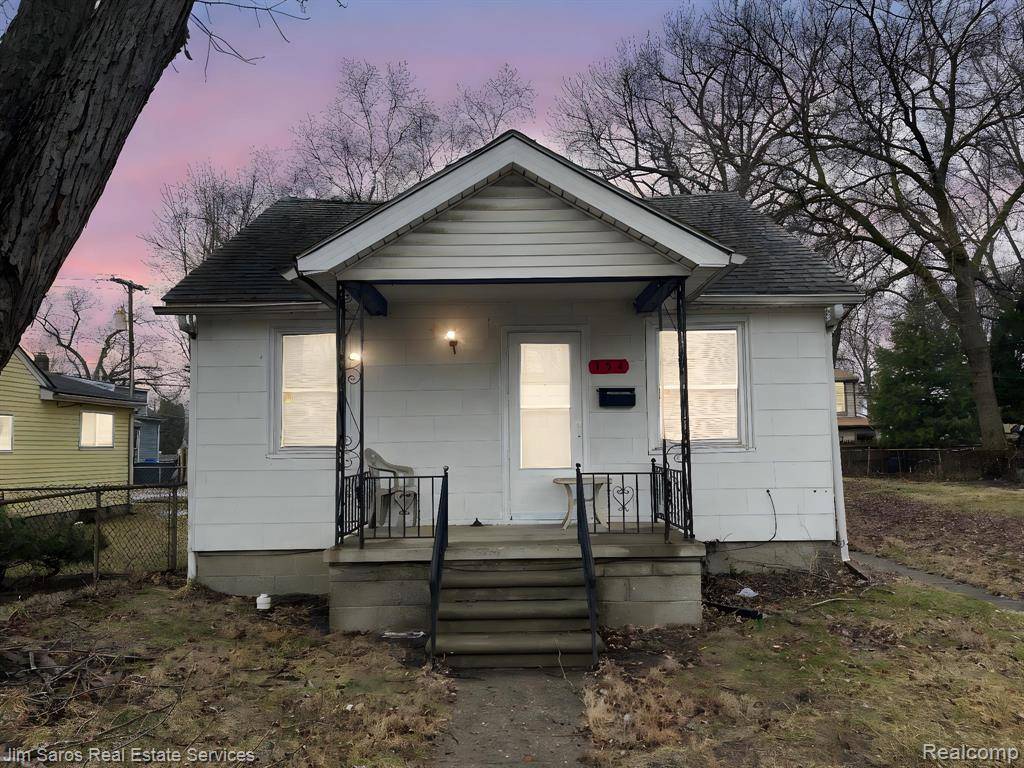 Hazel Park, MI 48030,154 W MADGE Avenue
