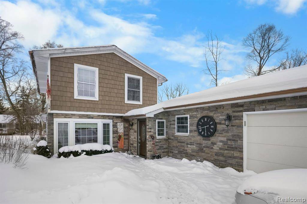 Brandon Twp, MI 48462,2060 DUNWOODIE Street