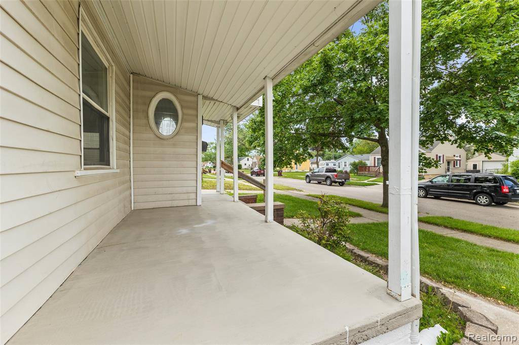 Center Line, MI 48015,8099 SUPERIOR