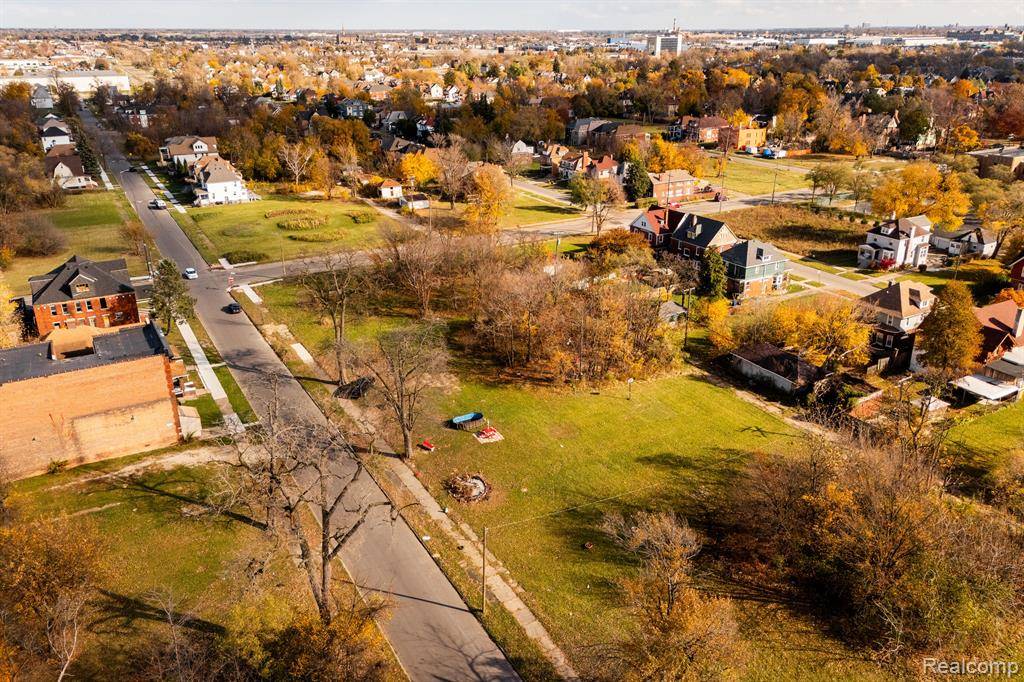 Detroit, MI 48202,126 HARMON Street