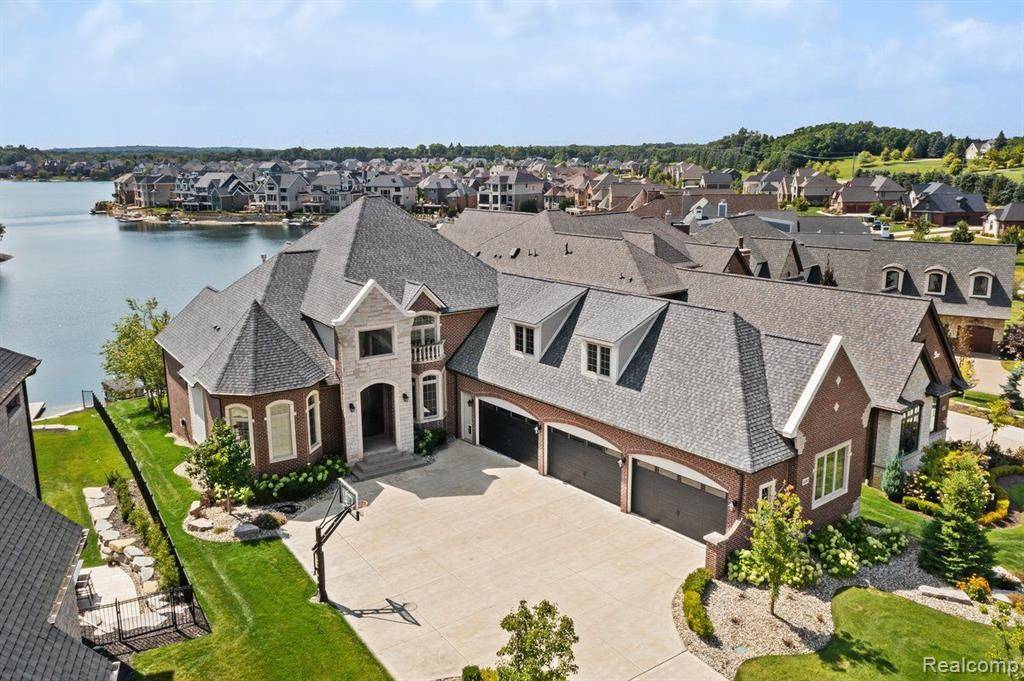 Green Oak Twp, MI 48178,10387 STONEY POINT Drive