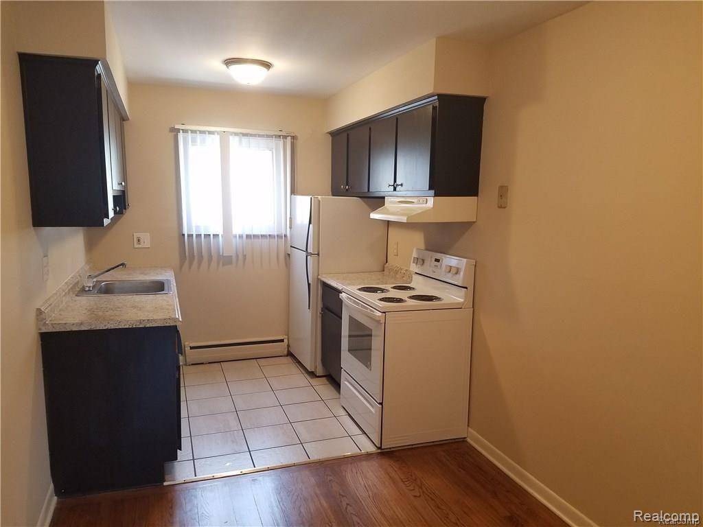 Ferndale, MI 48220,1445 W 9 MILE Road Apt #3