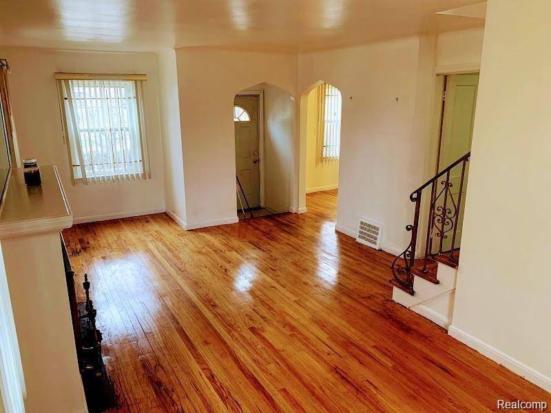 Detroit, MI 48235,18703 APPOLINE Street