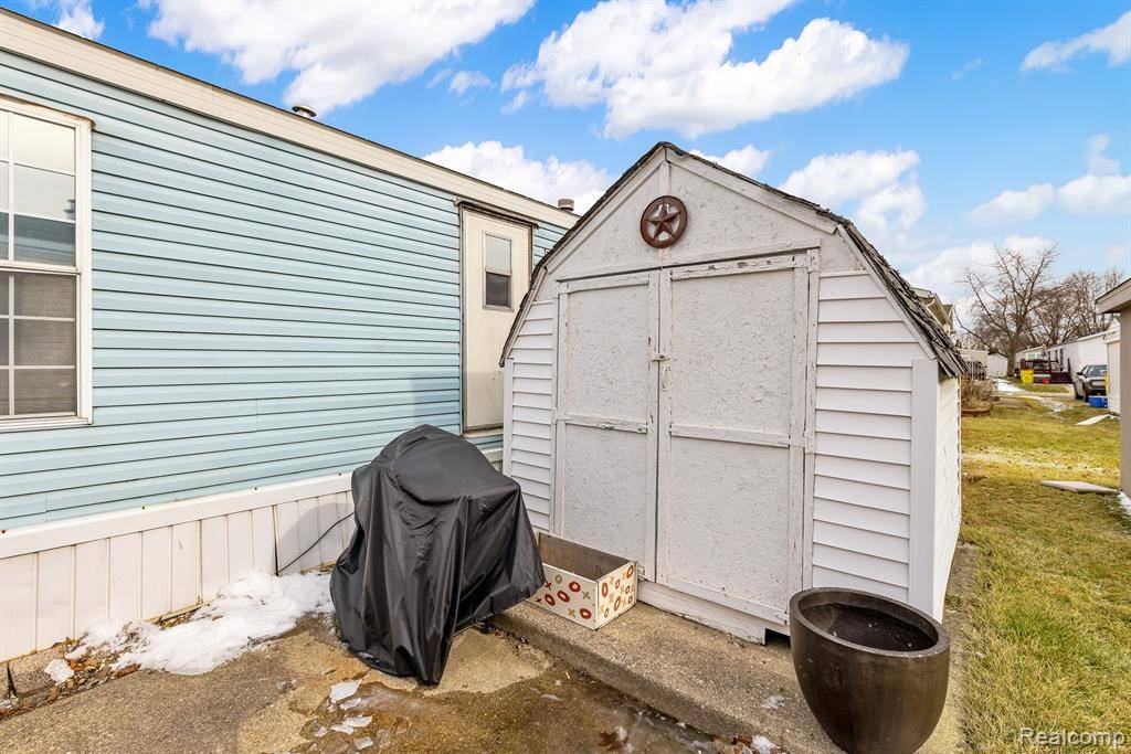 Macomb Twp, MI 48044,46308  Worlington