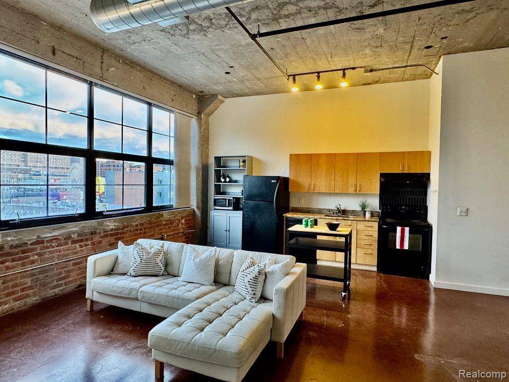 Detroit, MI 48201,55 W CANFIELD Street 314