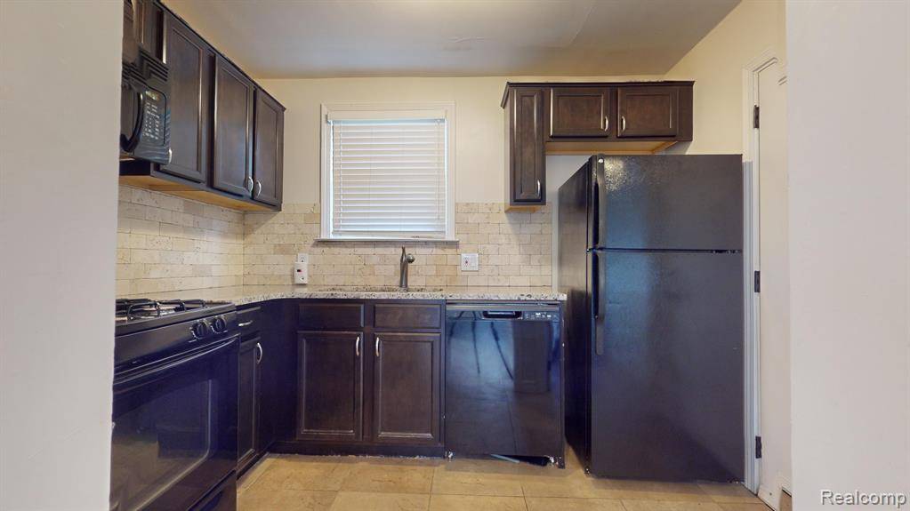 Ferndale, MI 48220,1045 E BRECKENRIDGE Street