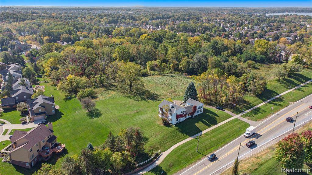 Novi, MI 48377,41121 W 14 Mile Road