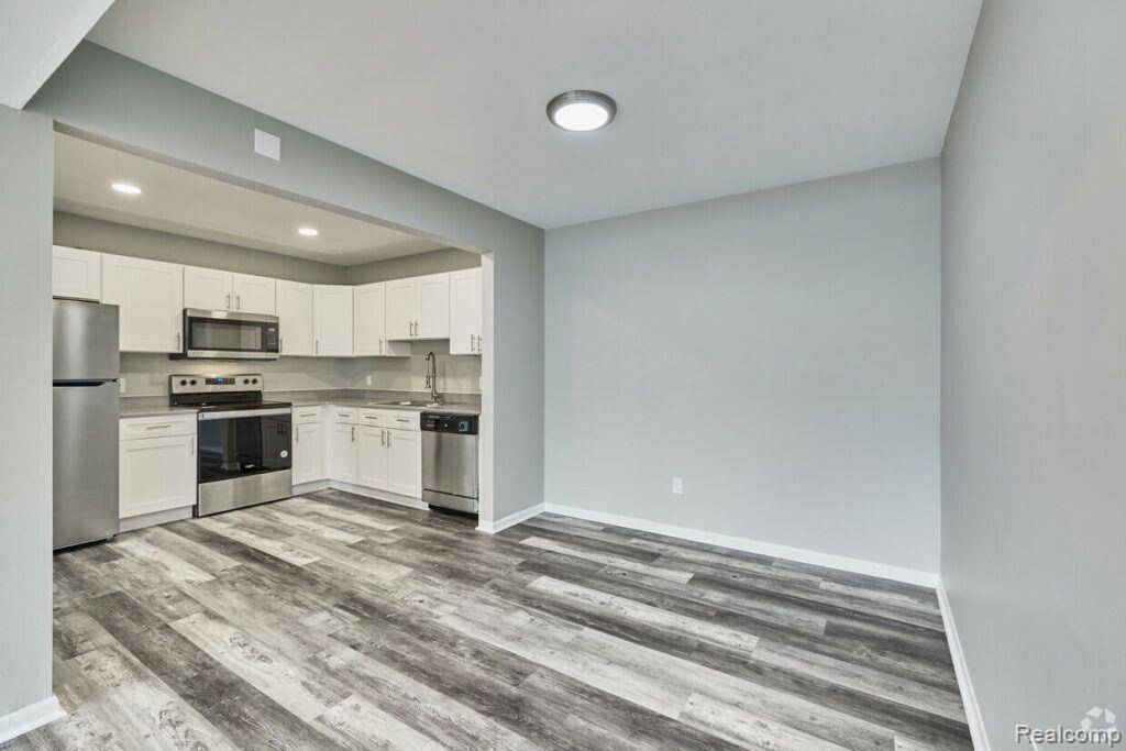 Fenton, MI 48430,1024 NORTH Road 608