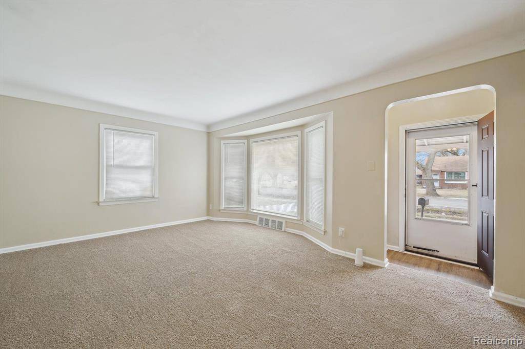 Redford Twp, MI 48240,20422 LENNANE