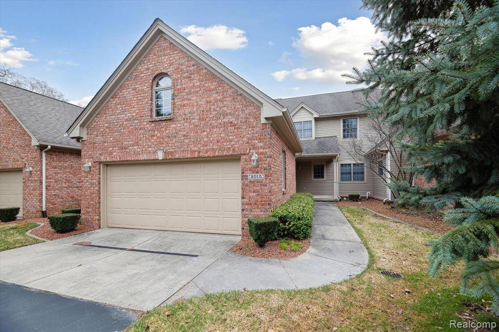 Grand Blanc Twp, MI 48439,8015 WOODSTONE Drive