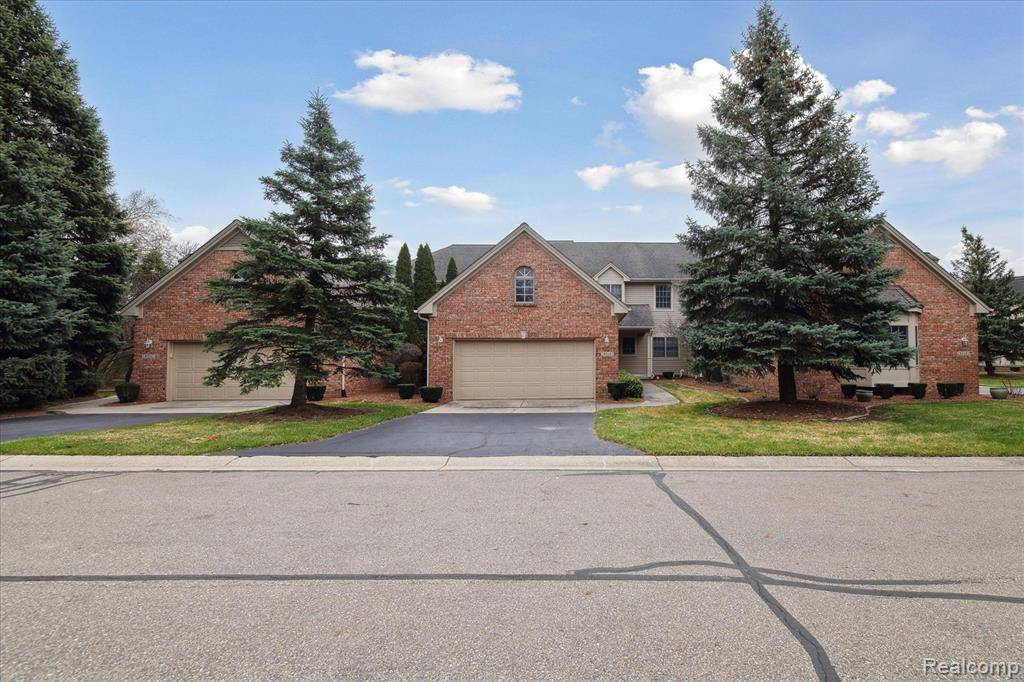 Grand Blanc Twp, MI 48439,8015 WOODSTONE Drive