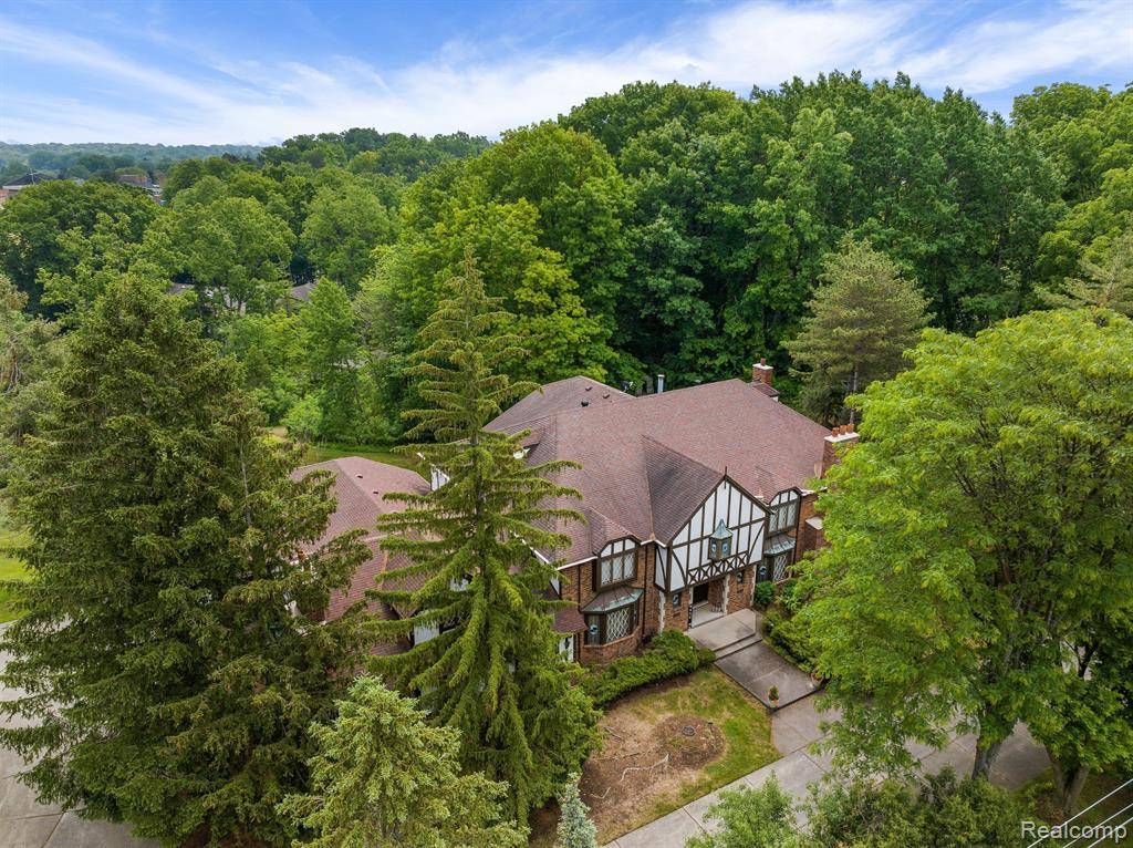 West Bloomfield Twp, MI 48323,4670 COVE Road
