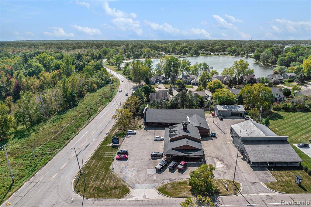 Fenton Twp, MI 48430,12272 N FENTON Road Suite 2