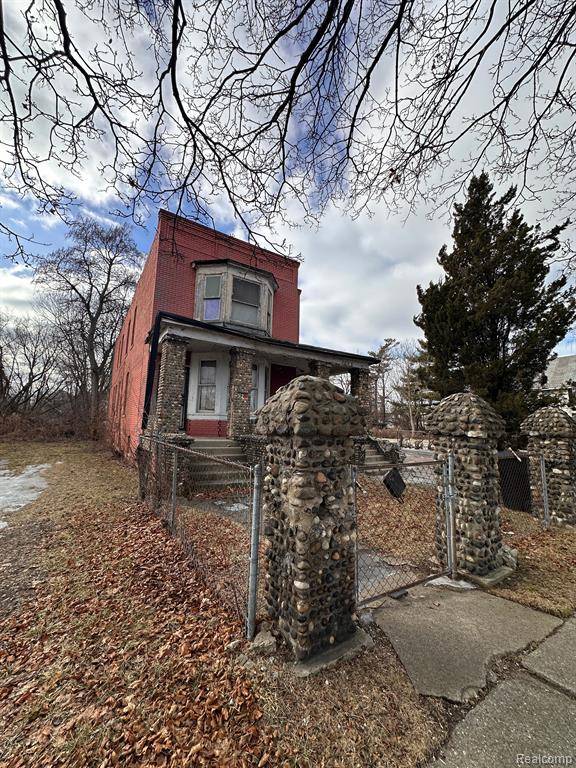 Detroit, MI 48213,5125 ROHNS Street