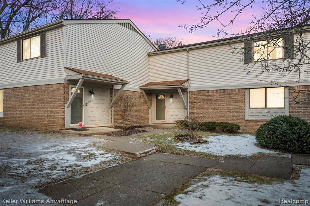 Southfield, MI 48034,26889 FARMBROOK VILLA Drive