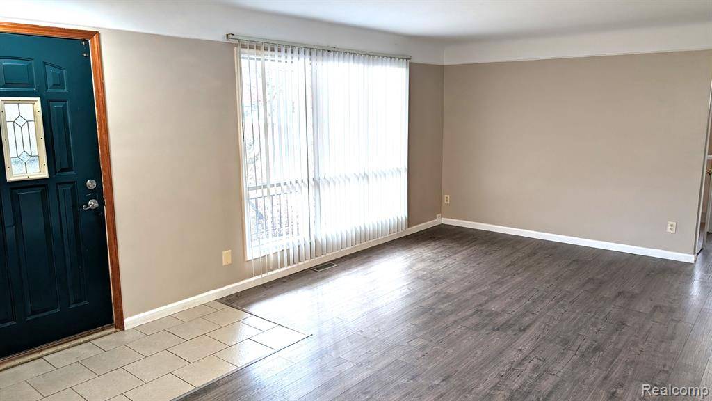 Southfield, MI 48033,25290 KILDARE Street