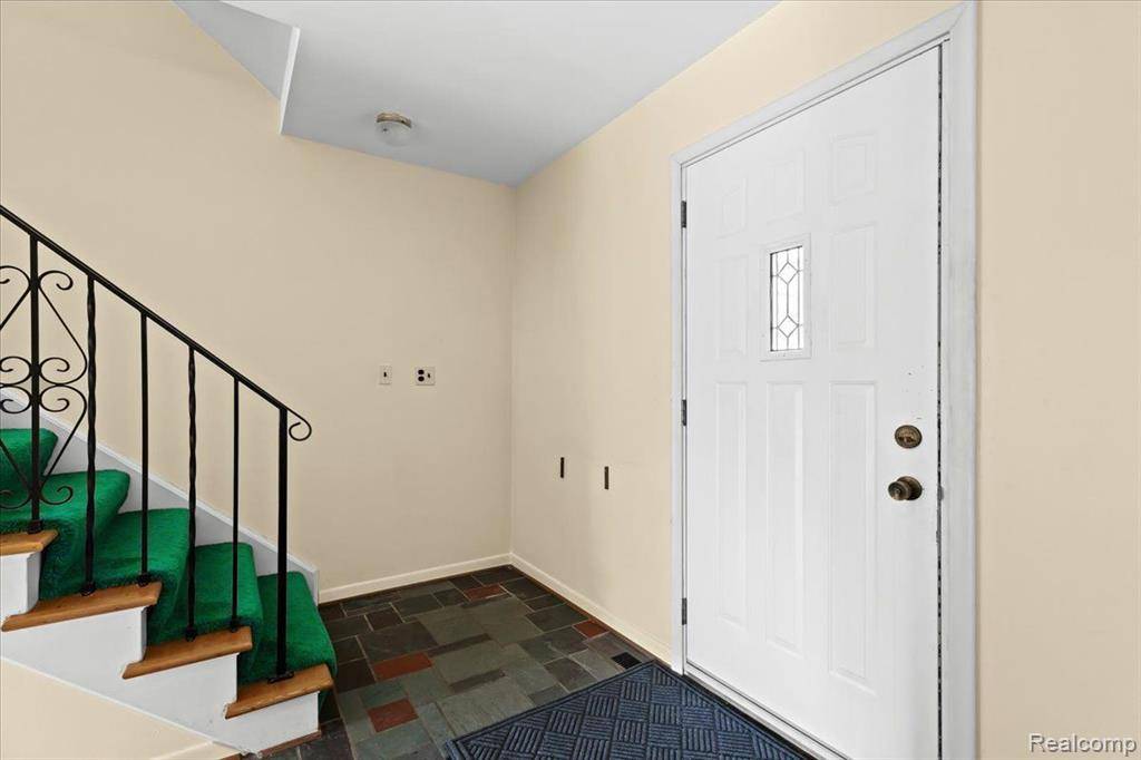 Livonia, MI 48154,30211 Oakview Street
