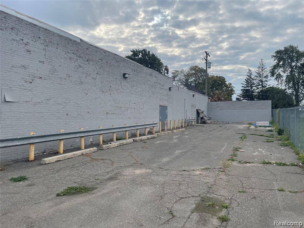 Detroit, MI 48217,301 S OAKWOOD