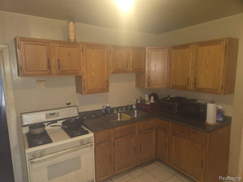 Detroit, MI 48223,14889 DACOSTA Street