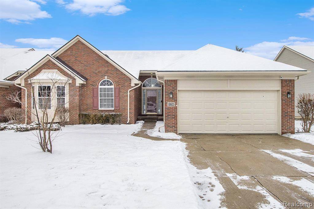 Commerce Twp, MI 48390,860 WOODHAVEN Drive