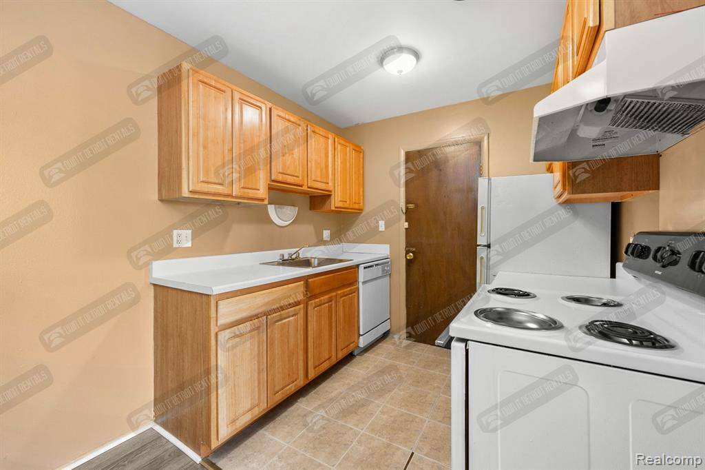Detroit, MI 48228,6015 SOUTHFIELD Freeway 1