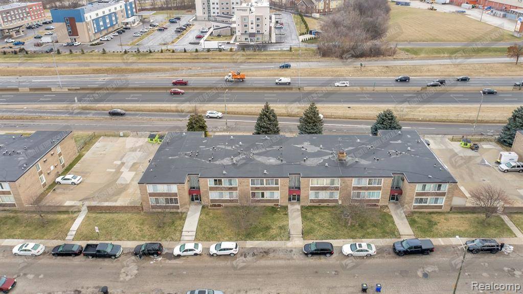 Detroit, MI 48228,6015 SOUTHFIELD Freeway 1