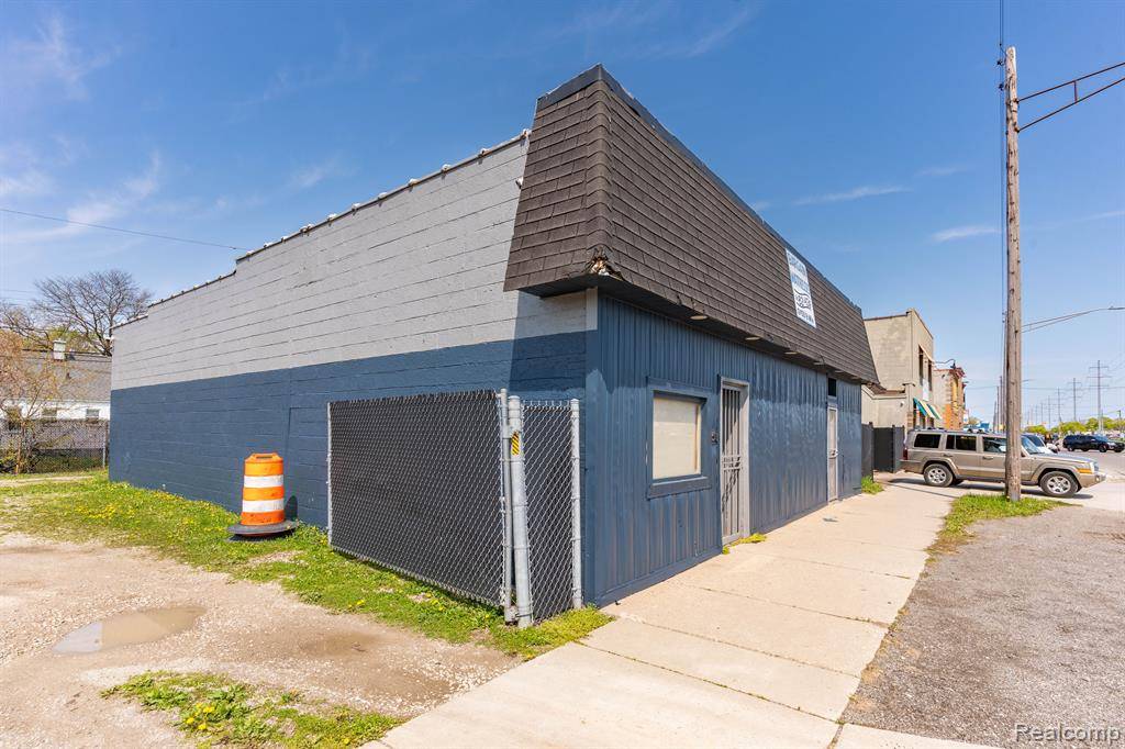 Warren, MI 48089,12433 E 8 MILE Road