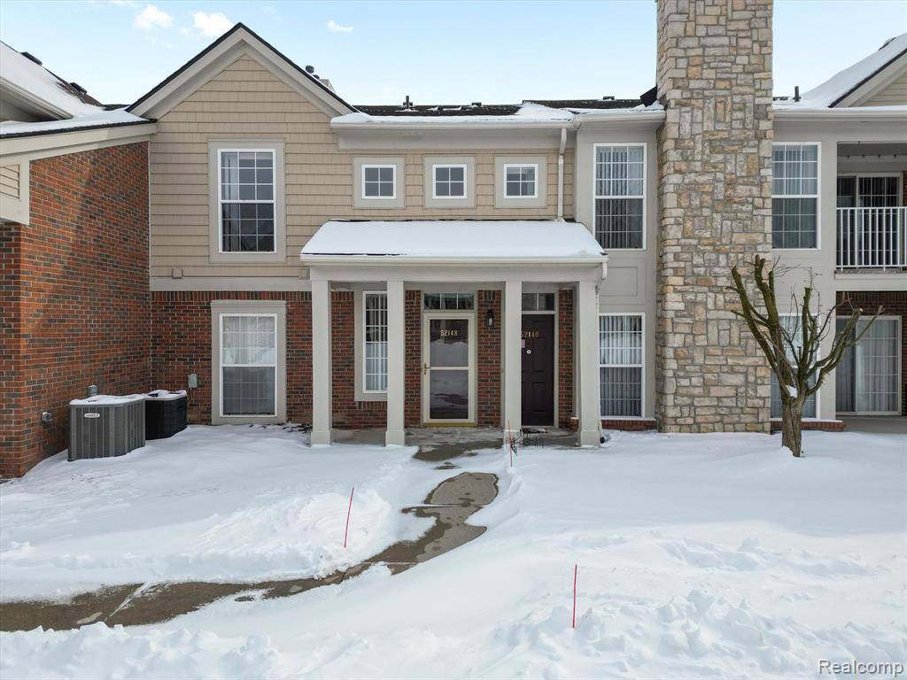 Macomb Twp, MI 48042,52148 NAUGATUCK Drive