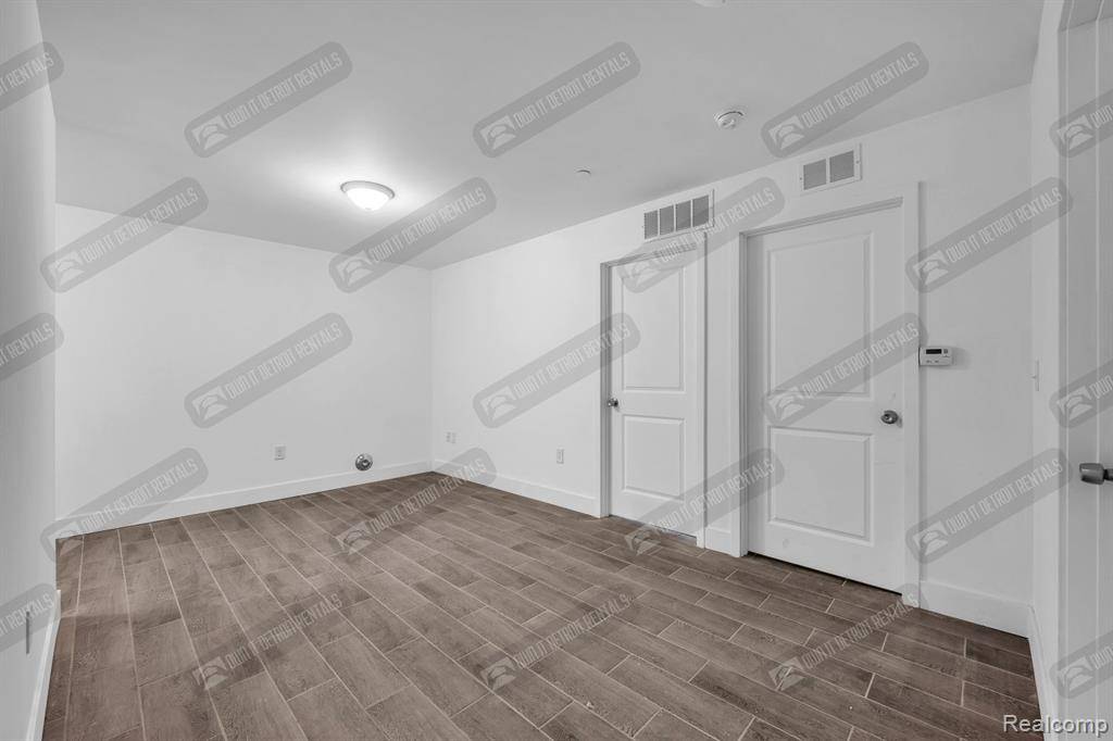 Melvindale, MI 48122,4504 unit # 1   OAKWOOD Boulevard