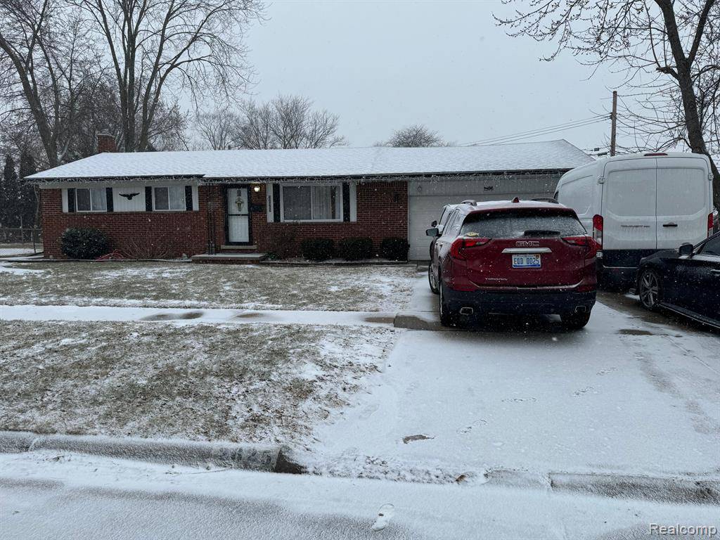 Sterling Heights, MI 48310,2625 PALL MALL Drive